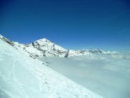 dal mare di nuvole spuntano il niblè e il roccia