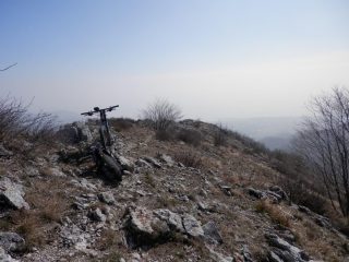 la via di cresta dal rifugio verso il Carmo