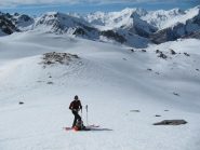 ormai siamo calati di ca. 200 m (per goderci la sciata) e fra poco si ripella