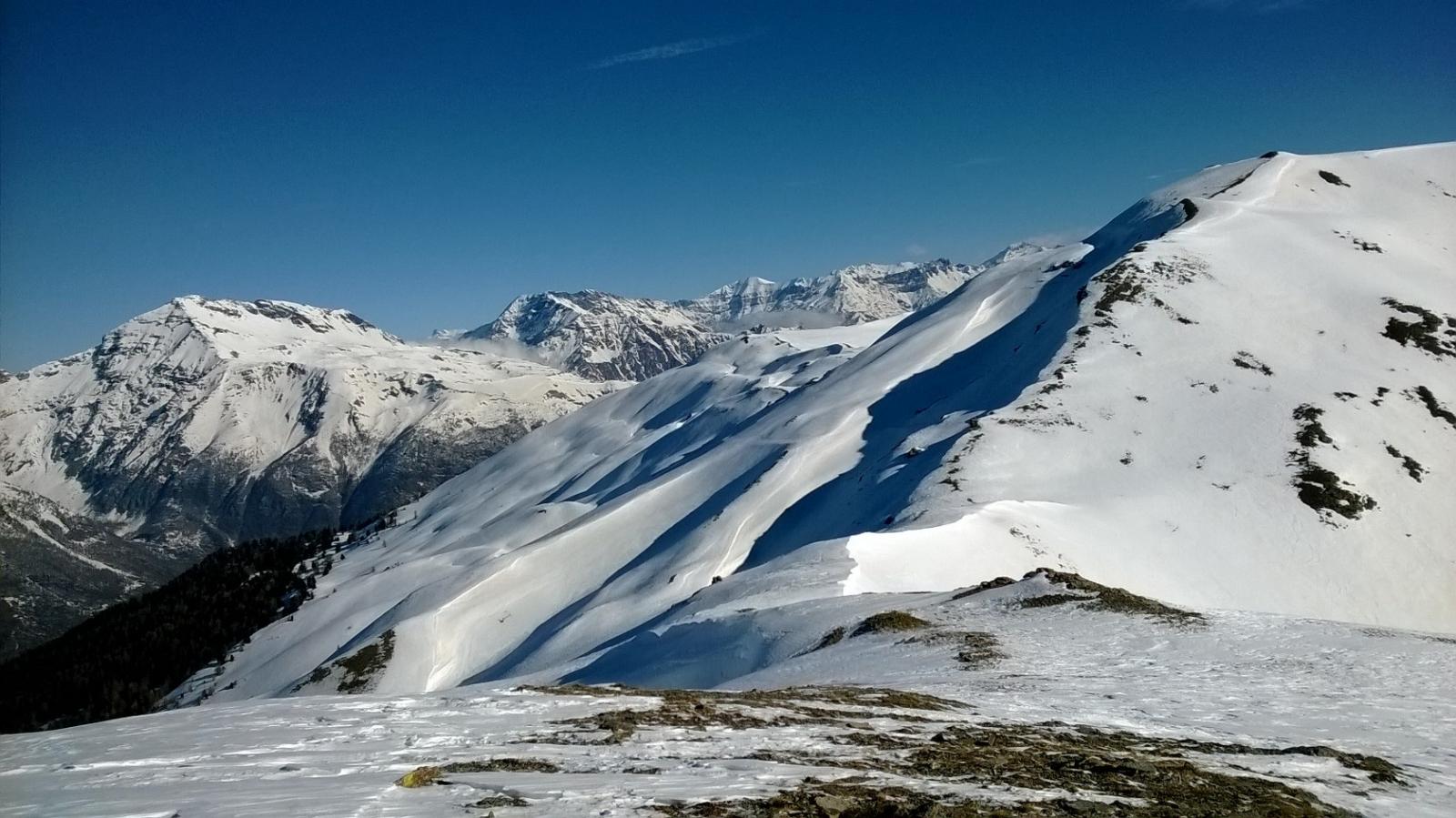 Il lato Val Susa della Gran Costa con il Roncia sullo sfondo