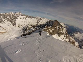  in cresta...alle spalle di Matteo la sud del Pizzo Bianco