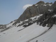 in nero la slavina che deve essere scesa