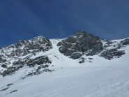 a sx l'anticima a dx la cima in mezzo il couloir