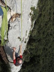 Marco sullo spigoletto della L2 della via di sinistra
