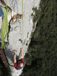 Marco sullo spigoletto della L2 della via di sinistra