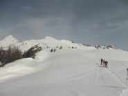 Il lungo pianoro/dorsale con sullo sfondo Pta Fetita e Testa dei Frà