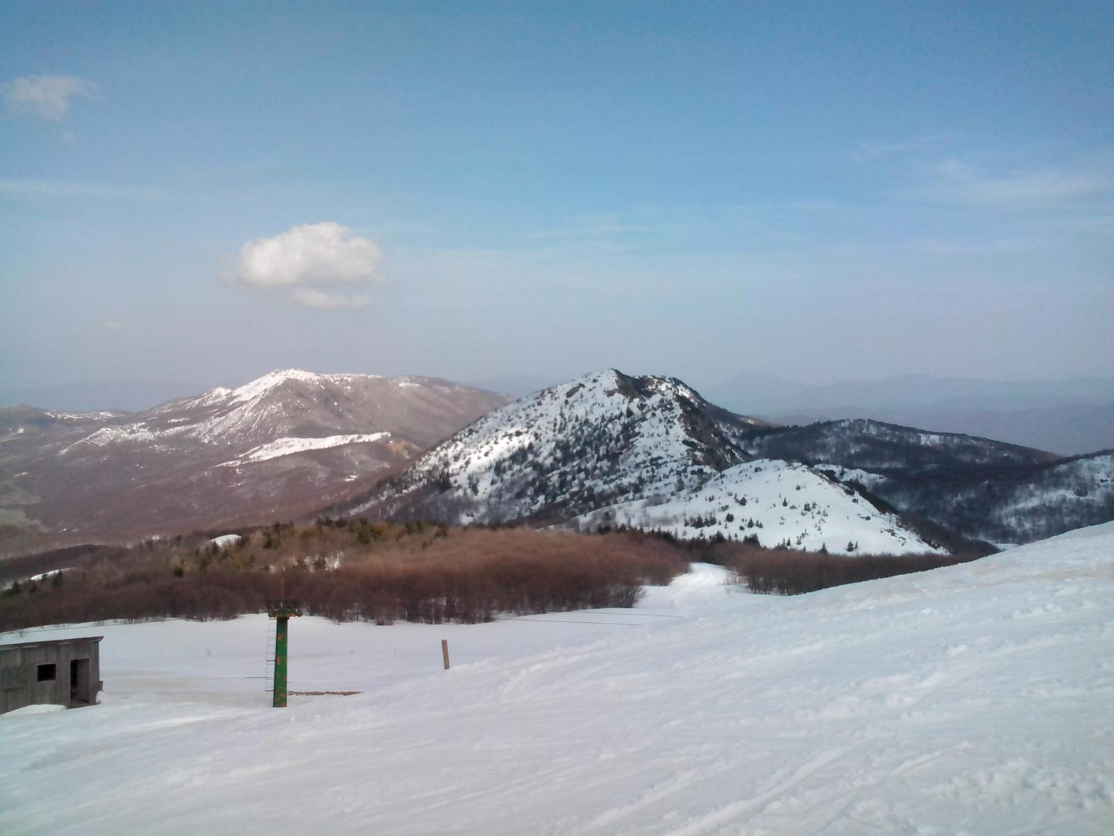 Il monte Nero visto dalla vetta del Bue, il percorso da seguire è evidente