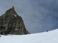 Variante di destra (faccia a valle) nella parte mediana della discesa, con neve primaverile eccellente.