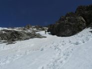 Enzo sulla cengia sospesa