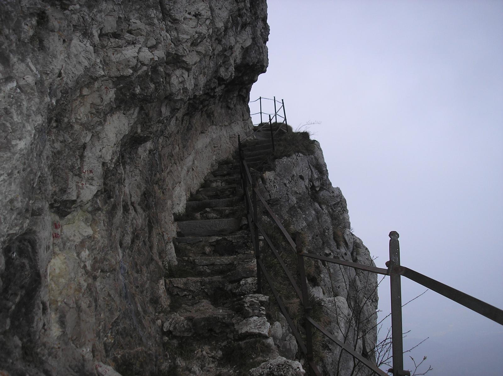 il sentiero dalla palestra di roccia