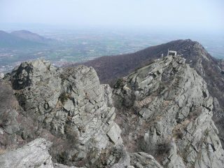 Dente Centrale (sperone dimenticato), Dente Orientale e M. Brunello visti dalla madonnina