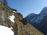 traverso per accedere al vallone
