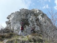 La prima cordata inizia il tiro sul friabile