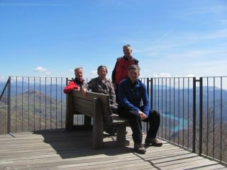 l'intera compagnia ..