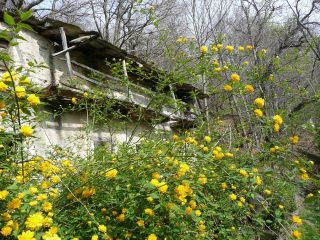 Antiche borgate lungo la mulattiera che sale a Chiaves