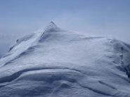 La cima battuta dal vento forte