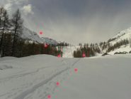 salendo verso il col Serena prima delle ultime baite