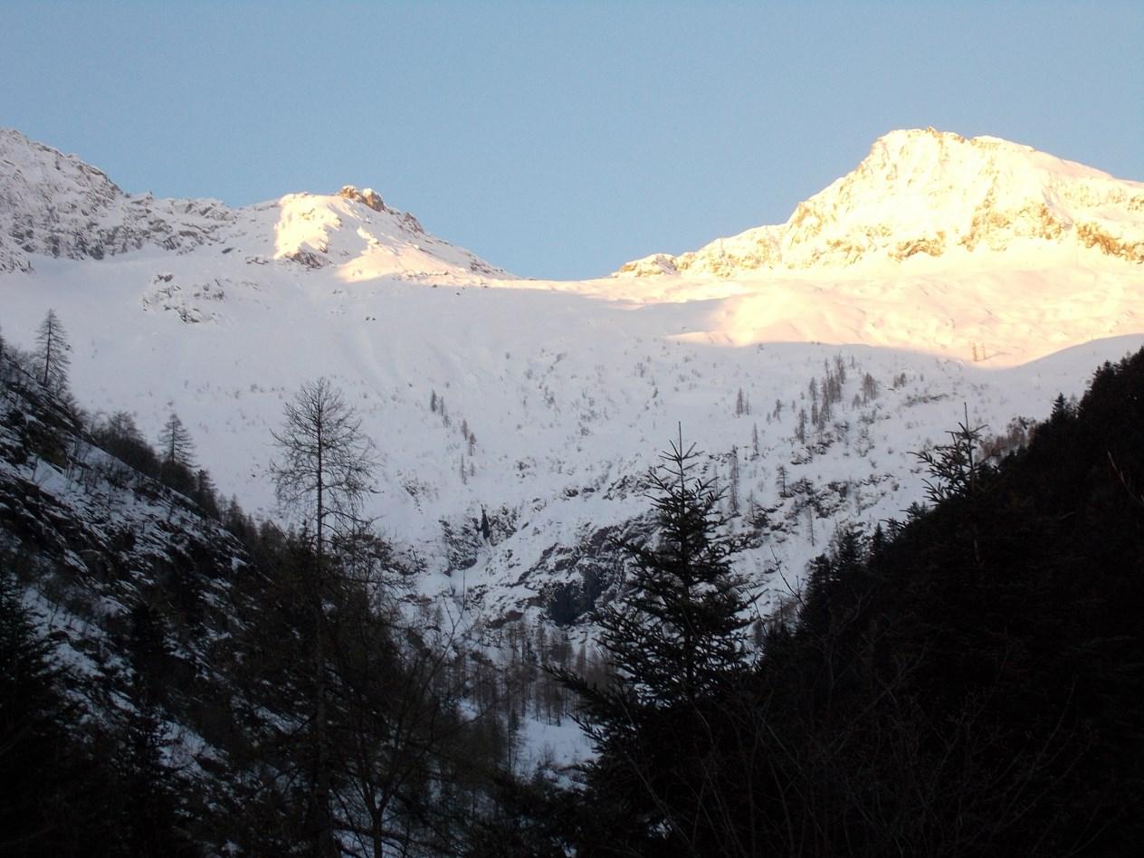 Colle del Laghetto e (dx) antecima del Pizzo Moriana