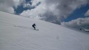 discesa spettacolo su neve già trasformata nella parte bassa della pala