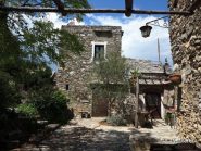 Il bel borgo di Castelvecchio di Rocca Barbena scorci