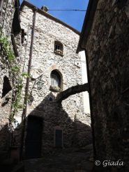 Il bel borgo di Zuccarello scorcio