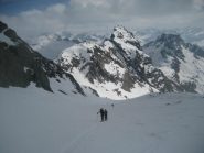 in salita, vista sulla Rossa e Crampiolo