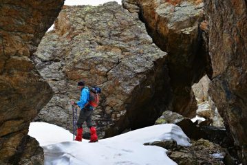 Tra massi e neve