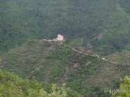 Il castello di Zuccarello visto scendendo alla cappelletta della partenza