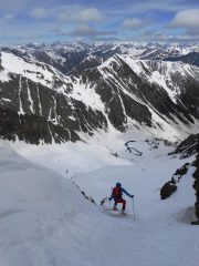 Giorgio nel breve canale dalla cima