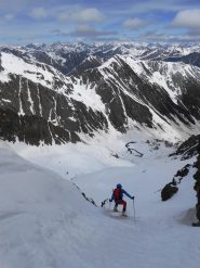 Giorgio nel breve canale dalla cima
