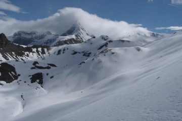 Nubi che se ne vanno dopo la nevicata