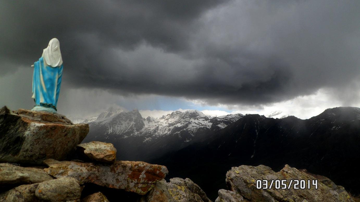 Testa Paian il cielo si fa minaccioso