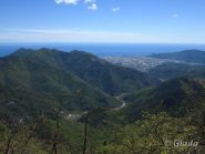 Panorama sulla Val Neva e la piana di Albenga dalla cima del monte Alpe est