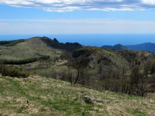 Monte Pesauto a dx e Monte Dubasso a sx