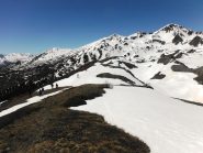Macchie di neve sulla cresta, le aggiriamo o le passiamo...