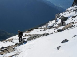 tra neve e sassi si prosegue