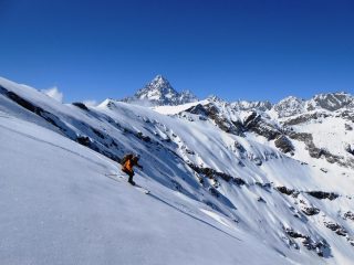 Matti sul lenzuolo della Seulia