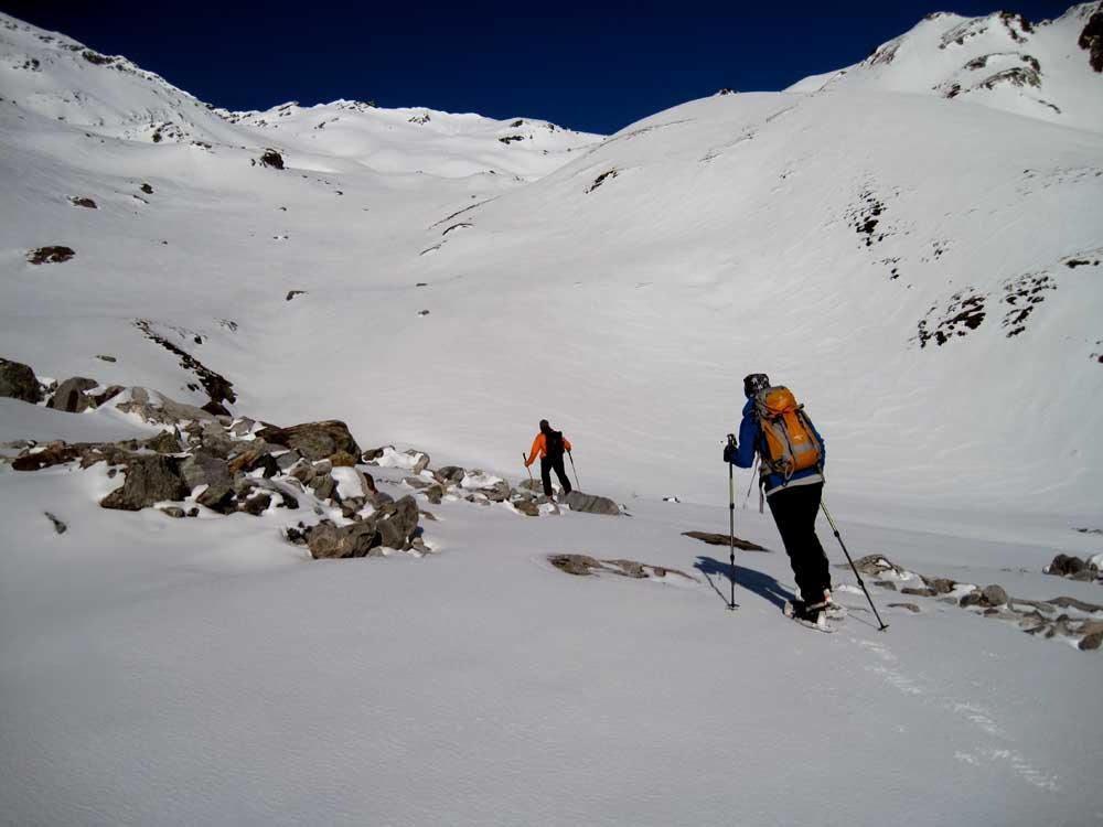 verso i primi pendii che portano al col du mont