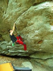 grotta delle fate, andrea sulla fessura della fate (6a+ stand start)