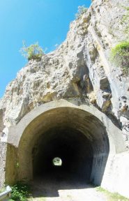 galleria lungo l'ex strada miliatare