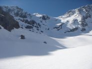 al centro,grande,il versante N risalito