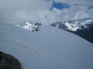 Una cornice poco prima della vetta