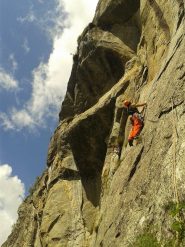 Un bel passo di 6a...