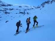 in vista del canalone che porta sul ghiacciaio superiore