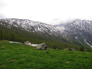 dalle baite souillet a sx la vetta del clot delle pertiche e a dx il becco dell'aquila
