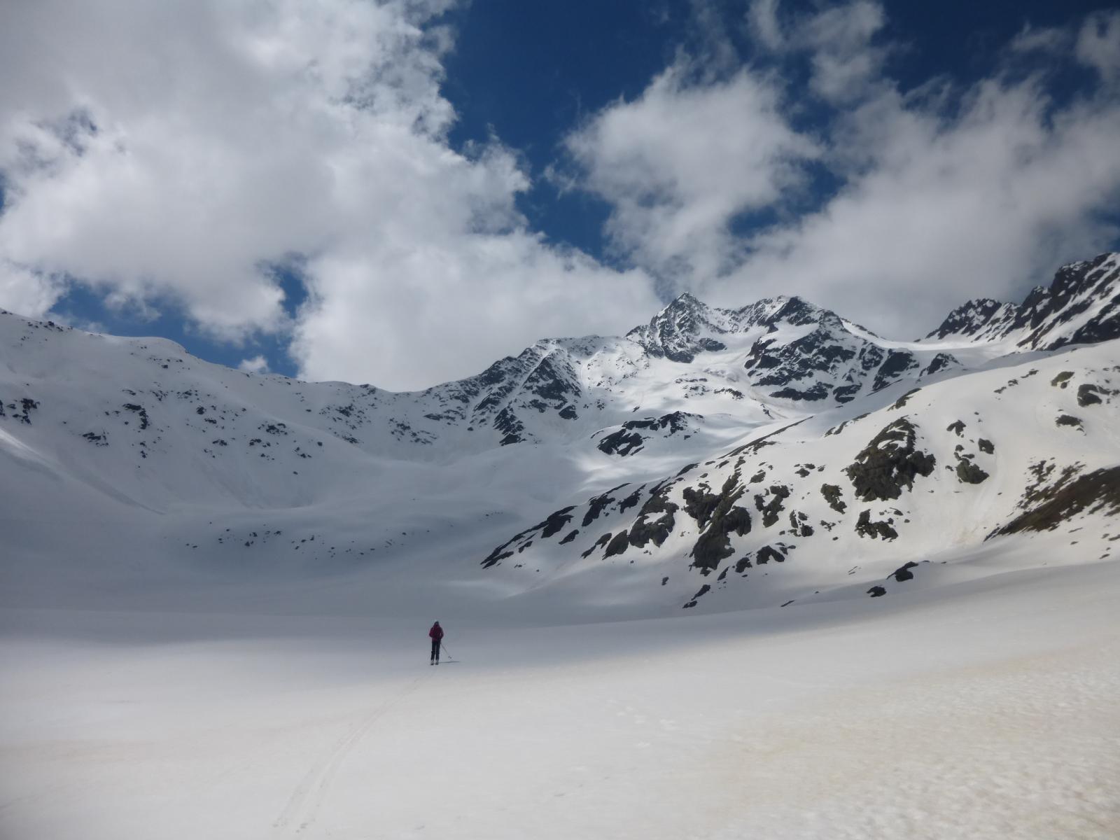 panorama sull'itinerario con la Saldura sullo sfondo