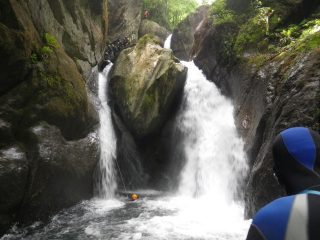 Calata con deviatore a sx con salto al centro e tobogone a dx(oggi allucinante)