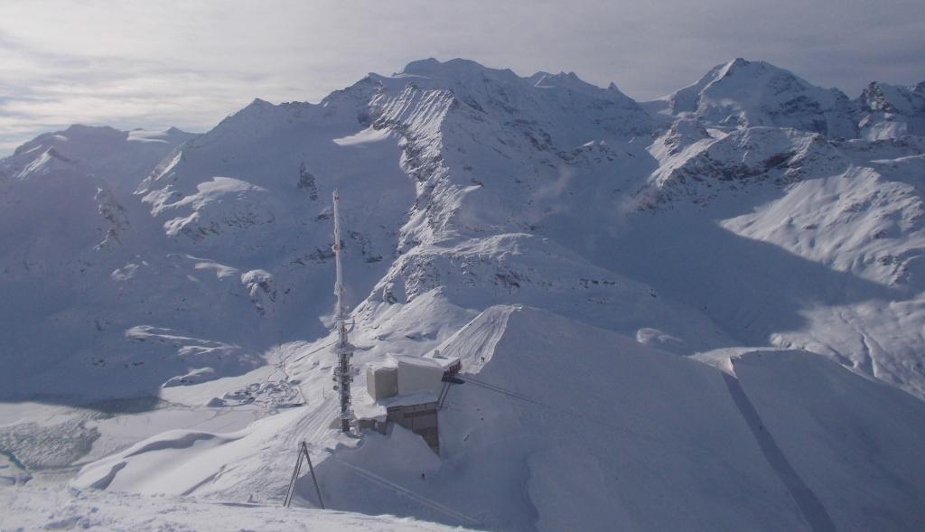 Dalla cima guardando il Pizzo Bernina sulla dx