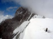 in vetta.... spunta l'Argentera dalla nebbia