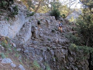 Poco sotto la grotta di Kormokopos